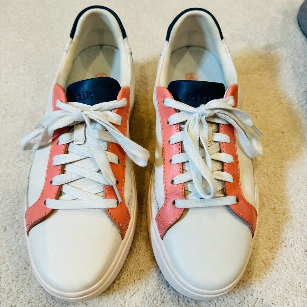 Kizik Vegas Sneaker